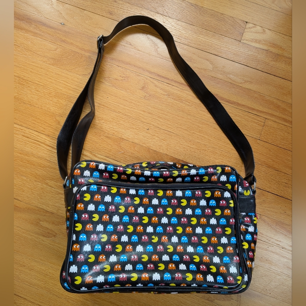 Vintage Skyline Pac-Man Black Crossbody Bag
